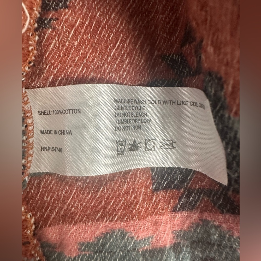 Tribal Pattern Button Down Shirt - Picture 3 of 3